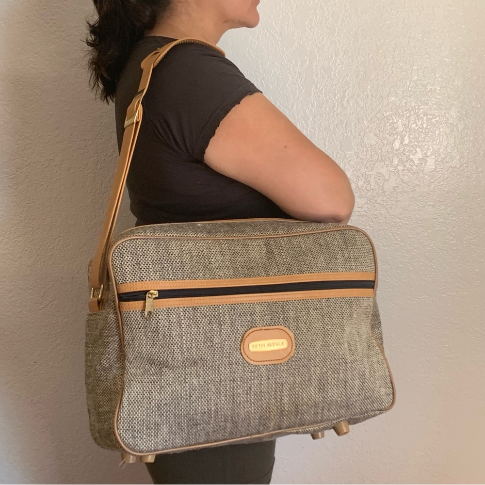 Vintage Fifth Avenue duffel bag gray beige tweed double handled zippered